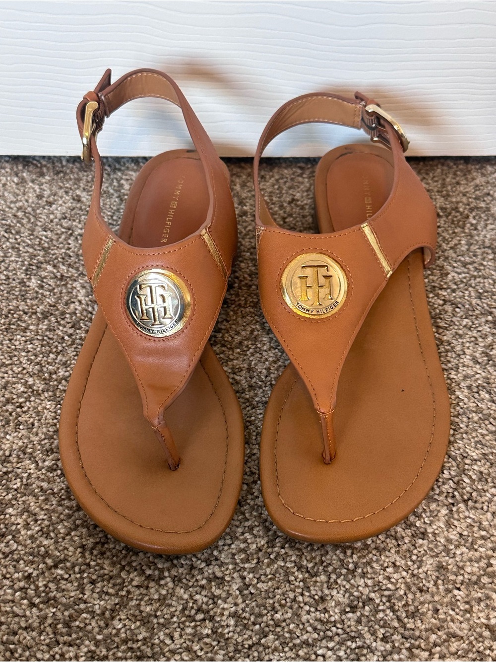 Tommy Hilfiger Tan Leather Thong Sandals with Gold Logo